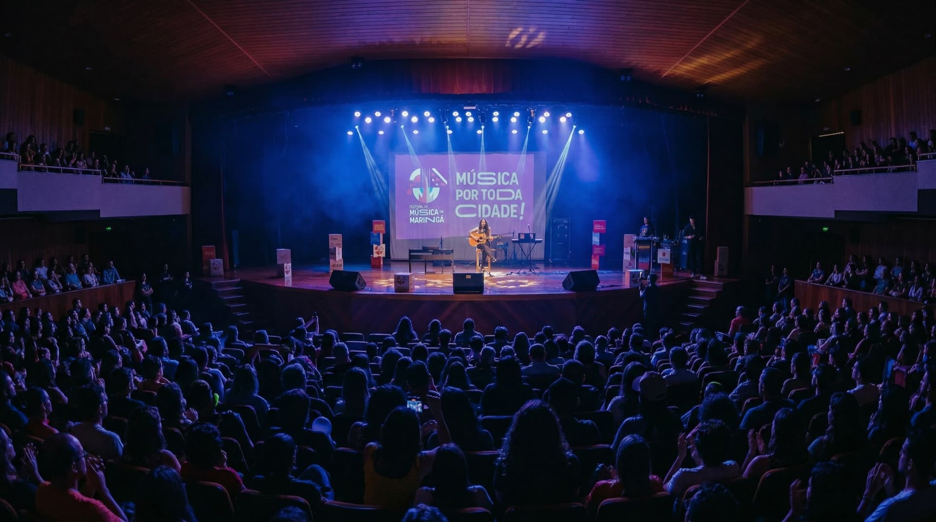 Público no Festival de Música de Maringá